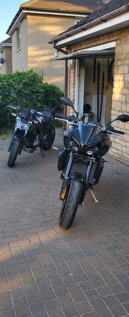 axisadman's tweet photo. Been out out with the wife. #rideinthesun #roadsofrutland https://t.co/rKbL9eZh3E
