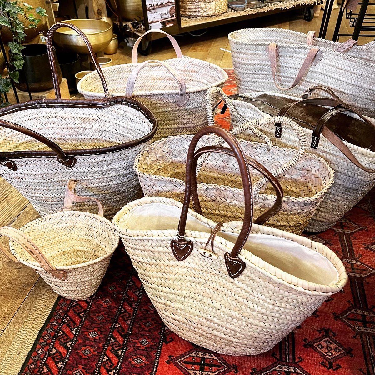 cornflowerandc's tweet photo. We’re definitely not in short supply of a straw bag. Whether you need one for shopping, heading to the beach or anywhere in between. We’ve got you covered! 

OPEN 7 DAYS A WEEK
Monday - Saturday ⇨ 9am-5pm
Sunday ⇨ 10am-4pm

#shoplocal #shopindependent  #homewares #shoppingbag https://t.co/9ffreuW7d0