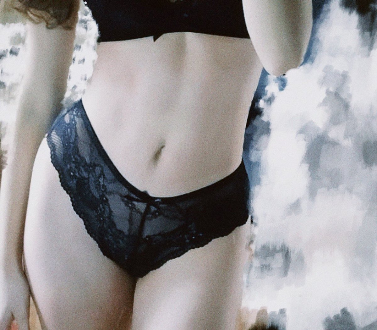 azaliansfw's tweet photo. Good night 

#nsfwtwt #onlyfansgirl #buyingconent https://t.co/nlD7OaKQEp