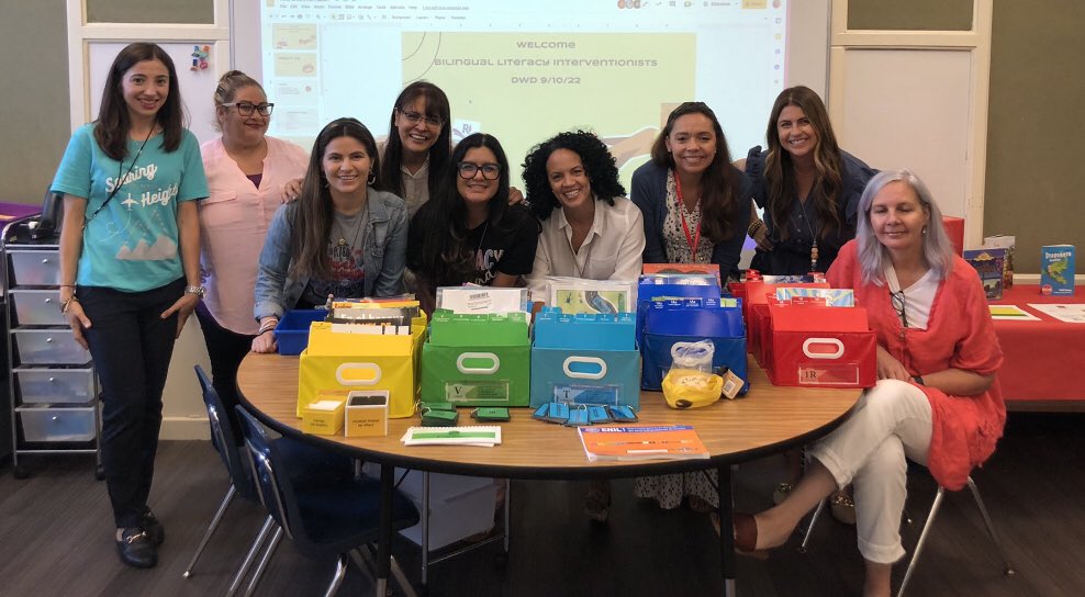 I absolutely L💖VE this photo! This is who we are #Bilingual #Literacy #RISDLitandInt #RISDBecause #RISDBelieves & this year we will #RISD_SOAR ✈️ #Lovewhatyoudo #WednesdayMotivation