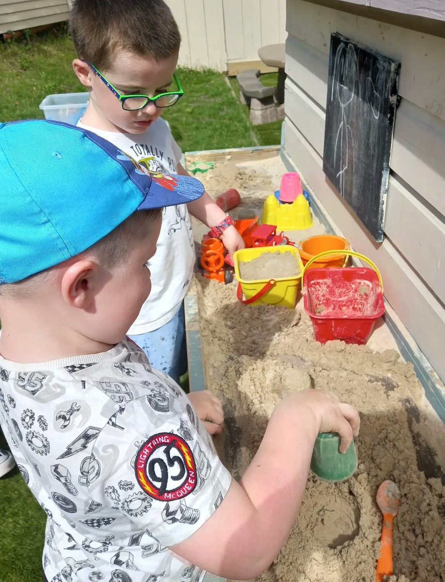 an_cosan's tweet photo. We were hugely impressed by the #creativity and #imagination of the children who took part in our #summercamp in #Kiltipper! Clay and painting proved particularly popular ๐จ
#EarlyYears #EarlyYearsEducation #ArtsnCrafts #SummerFun #LifelongLearning #EmpowermentThroughEducation https://t.co/dhWU0y00ge