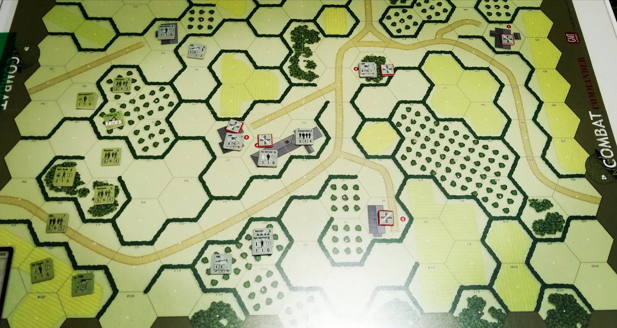 Quimerico_Inq's tweet image. Todo listo para enfrentarme al Bot de #CombatCommanderEurope en este laberinto de setos...