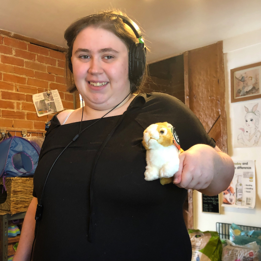 RabbitRetailUK's tweet image. #HoppyCustomers Hannah and Angel! Hannah came into the shop today to collect her living nature plush Dutch bunny who is called Angel. 

 #Bunny #Rabbit #OneHopShop #RabbitRetail #HoppyCustomer #Review #SupportSmallBusiness
