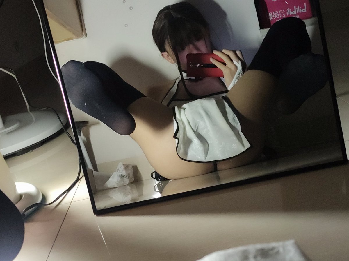 AocAt_'s tweet photo. 这假毛真适合我捏 https://t.co/765RQU0KG4