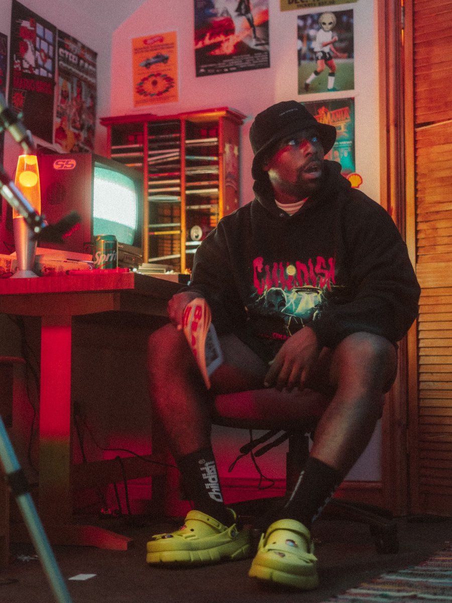RomellCHenry's tweet photo. CHILDISH UFO DROP

I Hope you're ready for this drop because I'm so excited. 

IM ALSO GIVING 5 HOODIES AWAY EARLY TO ANYONE THAT LIKES THIS TWEET https://t.co/aZgBTfFYlF