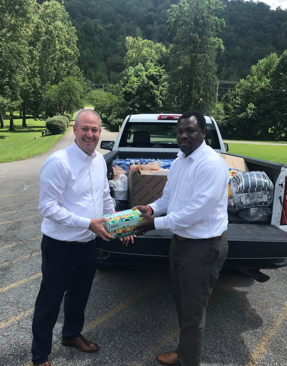 BSCTC05's tweet photo. Shout out to Morehead State University for their donations to the BSCTC NEST for students! Thank you Silas Session for delivering the donations! With Tammy Ball and Telly Sellars #community #partnership #college #BSCTC #KCTCS #kentuckystrong https://t.co/VzSmPkrzz6