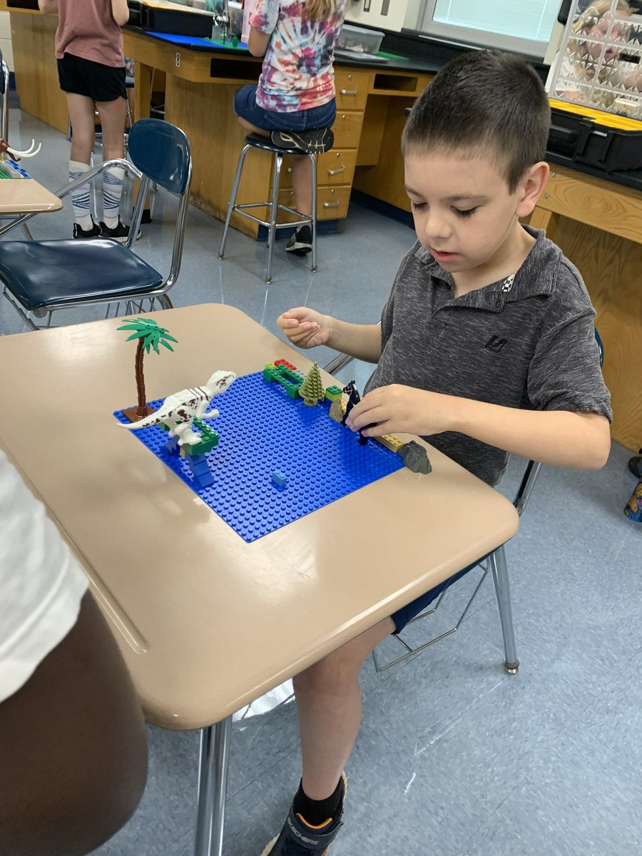 CollsCamp22's tweet photo. Day 3 of camp was filled with small group activities, the circus, and ended with a magician show! What a magical day of meeting new friends and getting familiar with the building! #collsedu https://t.co/lZAkYXITAk