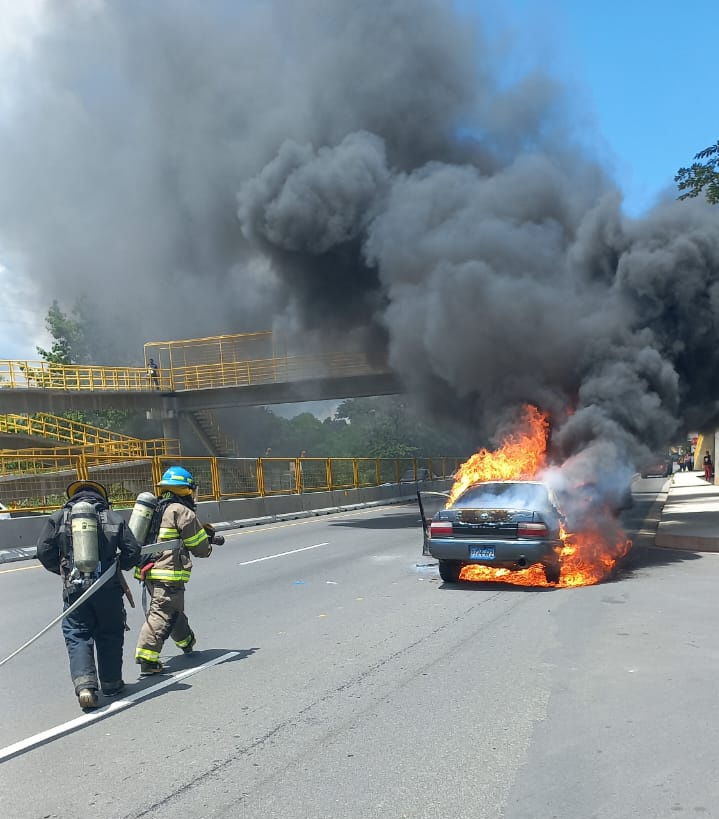 Bomberos El Salvador 🧑‍🚒🚒🇸🇻 tweet media