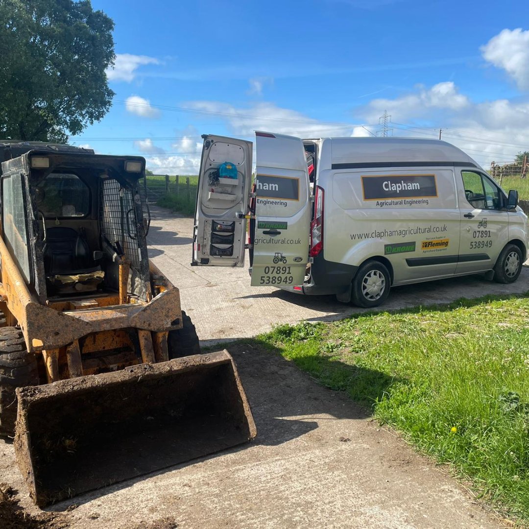 ClaphamAgricul1's tweet image. Supply and fit new starter motor in Greetland.

#ClaphamAg #suppliedandfitted #machinery #repairman #agriculturalengineer