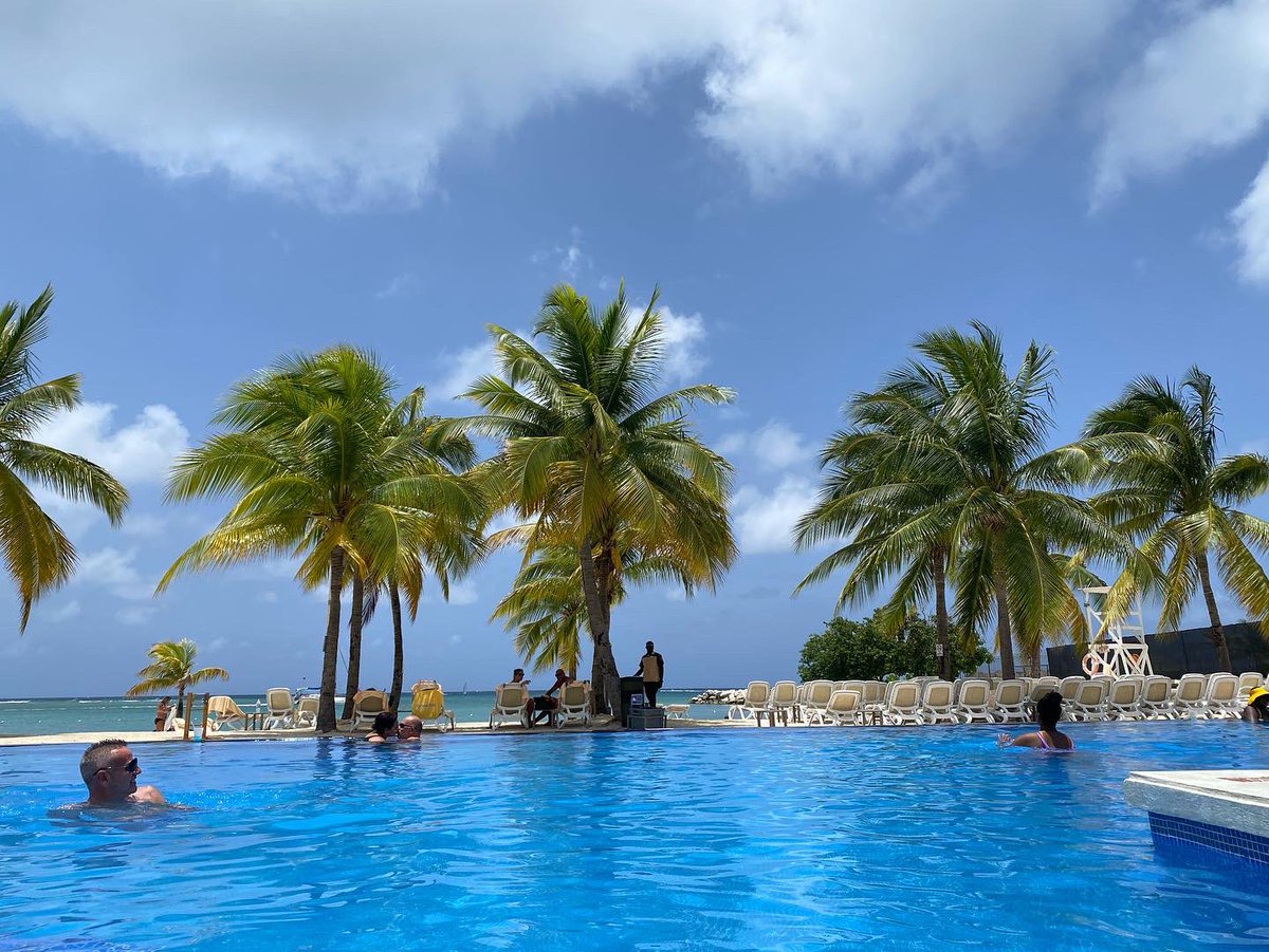 Bhoffmeyer's tweet photo. Vacay Mode Engaged. #vacation #Jamaica #livingbestlife  #YOLO #SummerVibes https://t.co/Oe8JcyPYZb