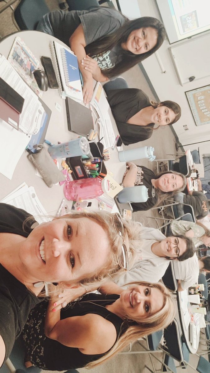 nic_bennettPISD's tweet photo. With our very own @AlanizYagaira getting our Math on! 🙌📐#PISDMathChat @LauraBush_Elem
#2ndgrade #BushBears 🐻 https://t.co/qkohAXcKrM