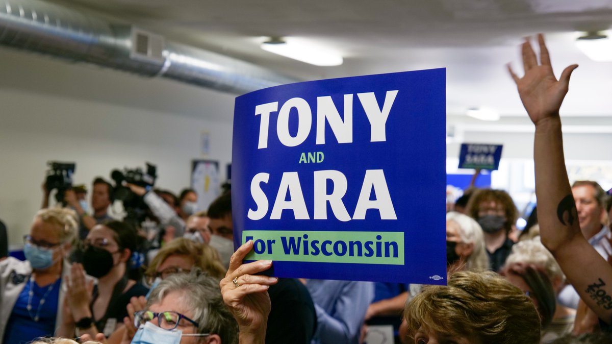 Tony Evers tweet media