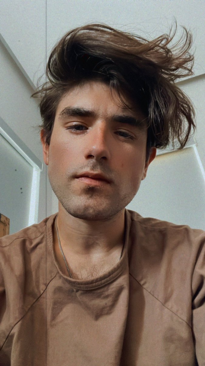 Yo viendo mi maleta antes de salir de gira 🥵, PRÓXIMA estación: BOGOTÁ Y MEDELLÍN 🇨🇴