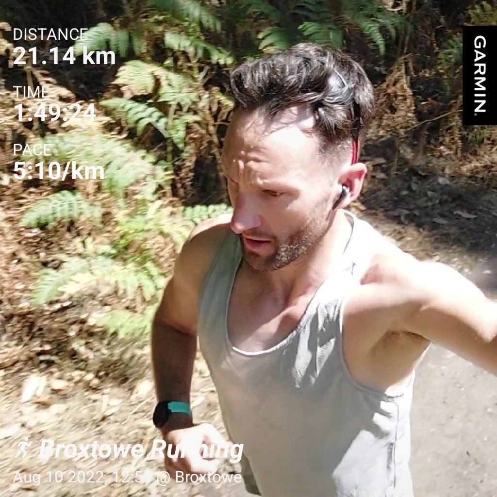 BruceRaeside's tweet photo. 13.1 miles in the sweltering heat this afternoon 🥵 #londonmarathon #londonmarathontraining https://t.co/KOTXVRoD8n