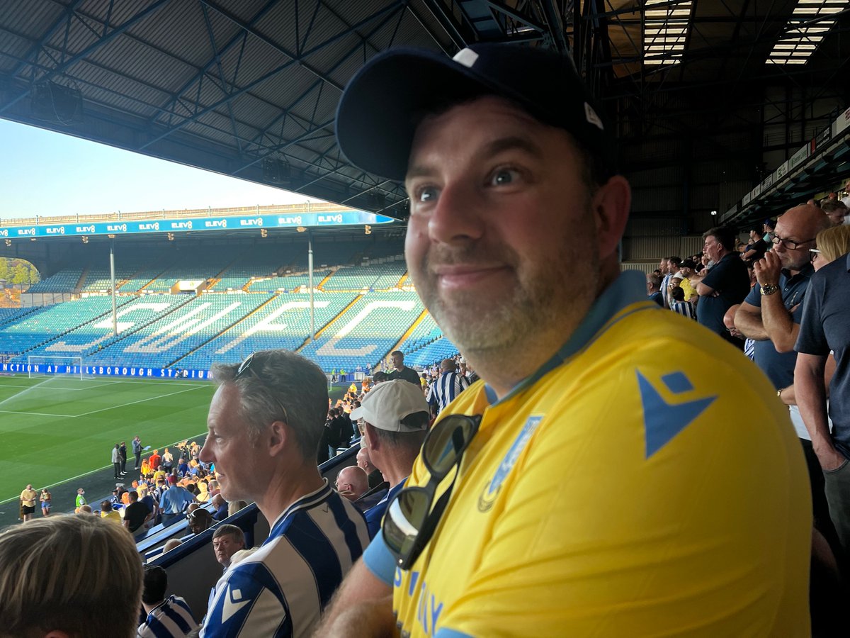 Happy 40th Brett! Now let’s have a win WAWAW
<a href="/swfc/">Sheffield Wednesday</a> #SHWSUN