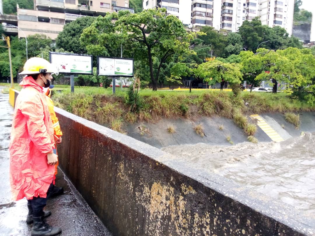 Sistema Nacional de Gestión de Riesgo 

#Reporte 🗣 | Monitoreo de afluente hídrico río Guaire, específicamente en el punto de observación Sureste - La Carlota con niveles de 1.20 mts de altura, Alerta verde. 
<a href="/CeballosIchaso1/">@FuerzaDinamica Remigio Ceballos Ichaso</a> 
<a href="/MIJP_Vzla/">MPPRIJP</a> 

#TrabajadoresConLaPatria
