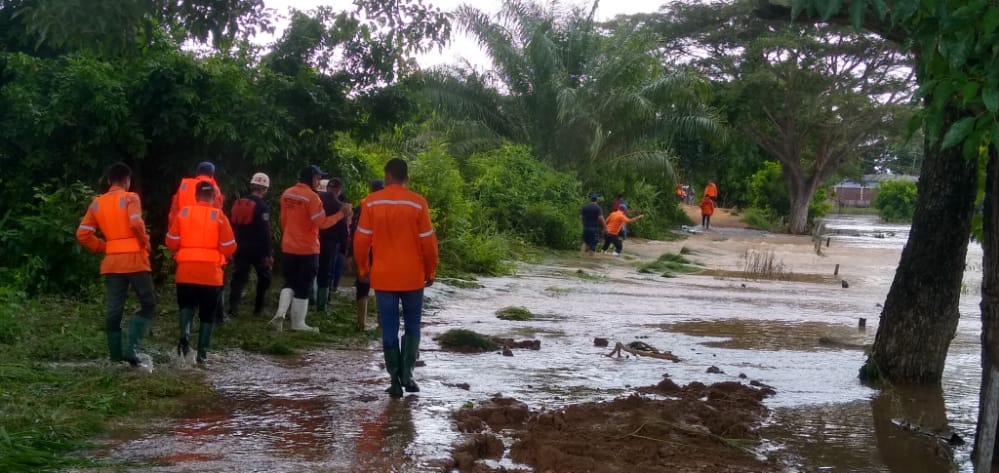 Sistema Nacional de Gestión de Riesgo
Redan Occidente 
Zoedan Zulia 

🔸️Equipo de Gestión de Riesgo realiza Evaluación de Daños y Necesidades en sectores de la parroquia Bari, municipio Semprún tras rotura de muro en el río Catatumbo aguas abajo.
#TrabajadoresConLaPatria