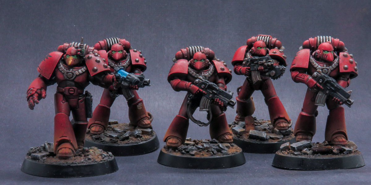 Hope4sun's tweet photo. Nostalgia itch well and truly scratched with these 5 now all done, have not enjoyed painting this much for a long time and been nice for it to be so quick and loose too. #horusheresy #warhammer30k #warhammer40k #WarhammerCommunity #miniaturepainting #bloodangles #spacemarines https://t.co/rdVrv7mfC7