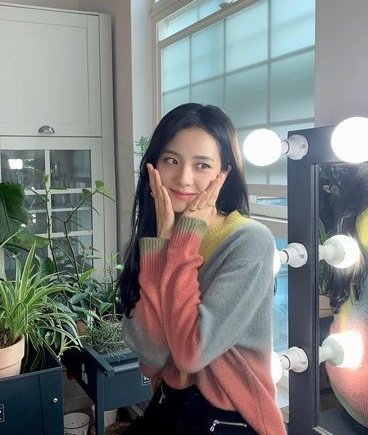 N1NGC0RE's tweet photo. ㅤㅤ
                𝘴𝘰𝘺𝘢'𝘴 𝘧𝘪𝘭𝘦' ( 🌺 › ᴍʏ ᴅᴀʏ ! )
                  —— ; #jisookim ? 🌱 ♡ 𝄒
ㅤㅤ https://t.co/hqMV9f3Kq8