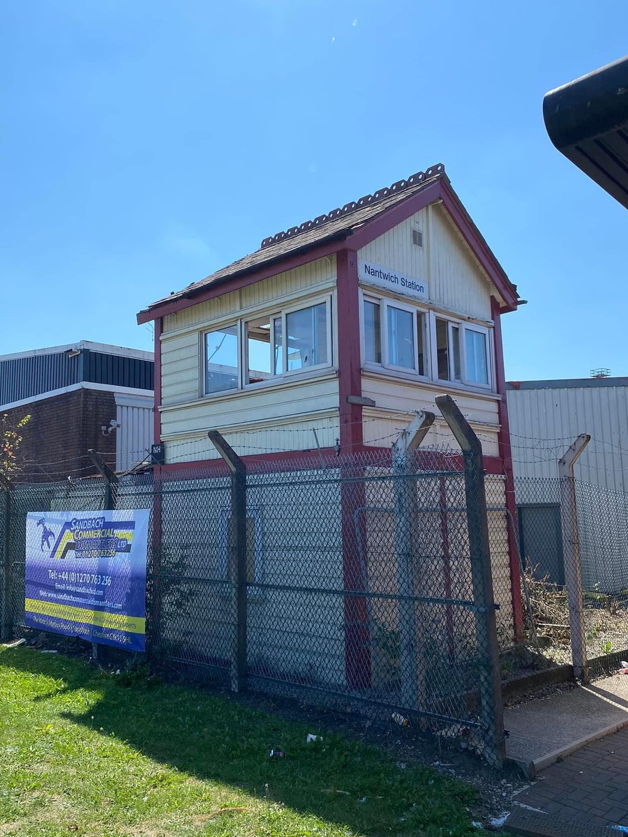 craigtb5's tweet photo. Nantwich Signal box moved and preserved intact by @PeteWatermanOBE Today it has been suddenly demolished with no explanation... Any ideas whats going on? Not my pics #RailwayHeritage #Mechanicalsignalling #NantwichStation @MrTimDunn @KieranMullanUK #NantwichSignalBox https://t.co/V8BgeRsNcd