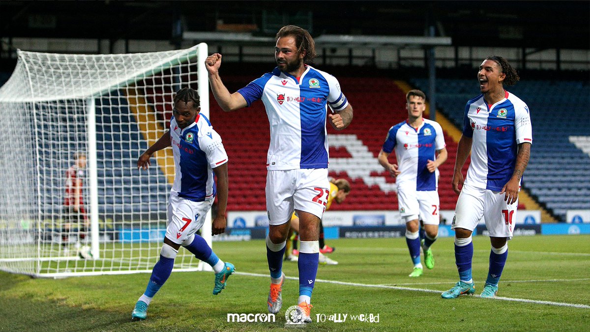 💪 A sight every #Rovers fan loves to see! 😍

#ROVvHAR 🔵⚪️
