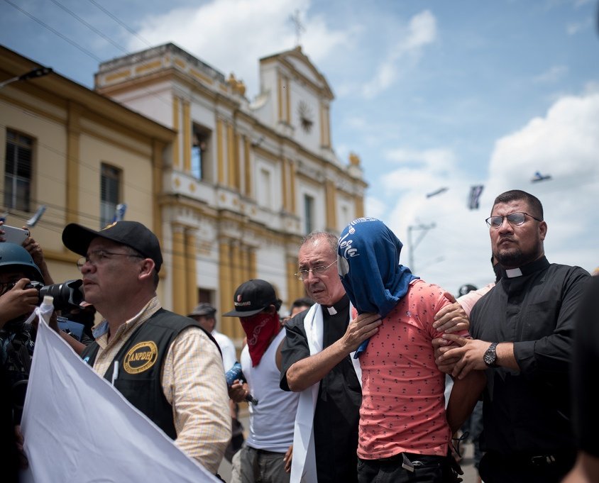 En #Nicaragua la Iglesia Católica añora el somocismo y también añora los tiempos de la "santa" inquisición...
