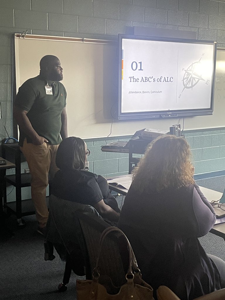 DrCrowder_CFISD's tweet photo. Charismatic Kenneth facilitated a fantastic conversation; while comforting and covering concerns about the start of the year. Mr. Simpson has a unique way of bringing peace, unity, and collaboration. #BringingOutTheBest #ALCWest #RoadsToSuccess #FromPromiseToPurpose https://t.co/ThLIuBtVcH