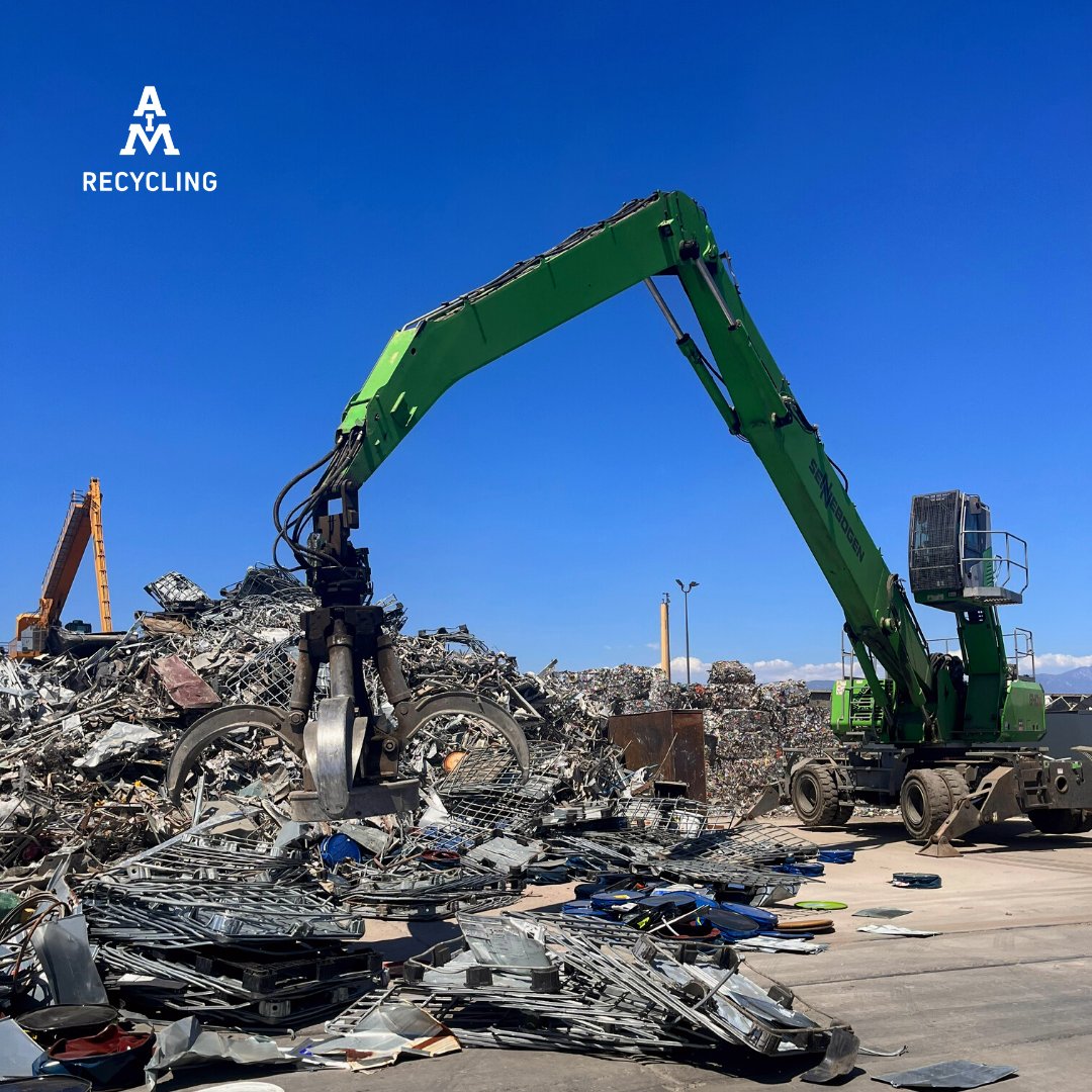 We've got this hump day HOOKED one load at a time. 

How are you getting through your Wednesday?

#aimrecycling #aimrecyclingcolton #ecologyrecycling #ecologyrecyclingservices #metalrecycling #recycling #recyclingplastic #RecyclingMatters #recyclingideas #southerncalifornia