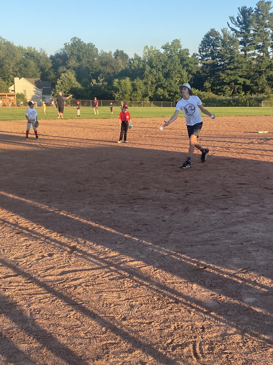 Kit_Lee_'s tweet photo. Huge Kudos to @CoachDeBord for getting the @StowBaseball boys involved in the youth baseball camp this week! @Aiden_Clark_ had fun tonight with all the little kids! #StowBaseball https://t.co/3akPD2ydqo