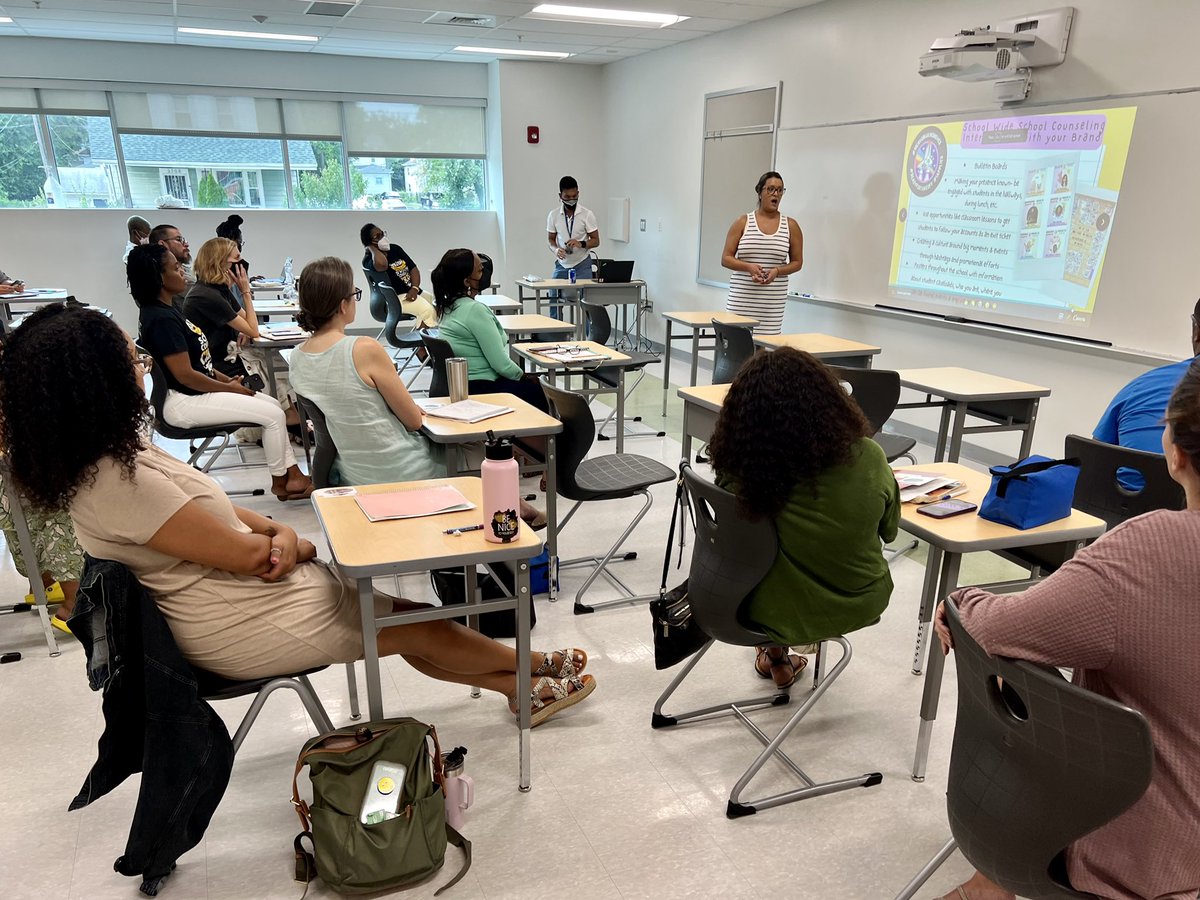 MsR_Bmore's tweet photo. I was so honored when I was asked to present in this year’s New School Counselor Summer Institute for City Schools! Had such a great time sharing  on all things “Branding Your School Counseling Program!” To our new additions, welcome to the best team there is! #BmoreDoMore https://t.co/jl5YoM4Nyt