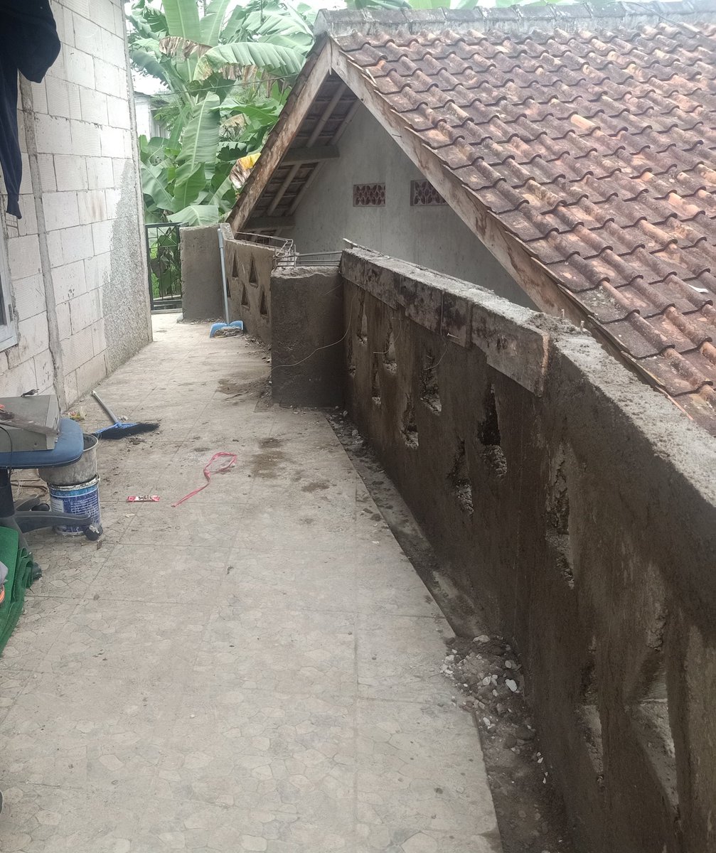 Al_ittihaad's tweet photo. Bismillah
Shbt Fillah adakah yg mau mbantu untuk renovasi pagar di majlis kami,pagar'y hmpir mau rubuh karna g pake besi,kami sangat mbutuhkan bhn bngunan semen&amp;besi, Alhmdulillah untk pasir kami ngmbil di kali sungai,yg mau infak silahkn brpapun itu sgt bermnfaat, https://t.co/hcX0xn7r0x