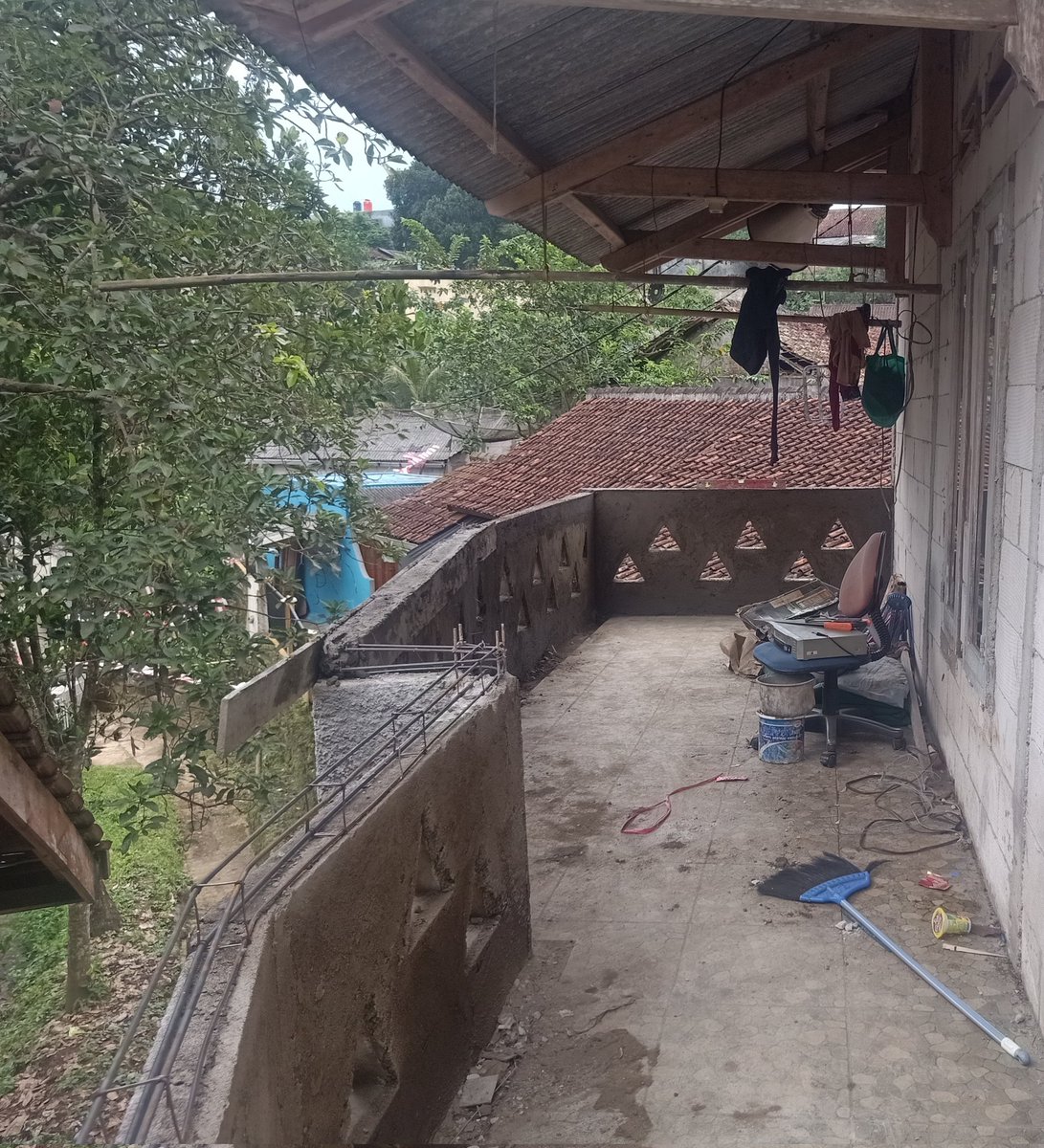 Al_ittihaad's tweet photo. Bismillah
Shbt Fillah adakah yg mau mbantu untuk renovasi pagar di majlis kami,pagar'y hmpir mau rubuh karna g pake besi,kami sangat mbutuhkan bhn bngunan semen&amp;besi, Alhmdulillah untk pasir kami ngmbil di kali sungai,yg mau infak silahkn brpapun itu sgt bermnfaat, https://t.co/hcX0xn7r0x