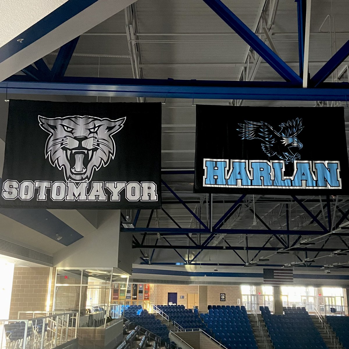 WildcatsDen_SA's tweet photo. When the new kids on the block get a bigger banner at the gym!!! Just sayin’ 😉 #WildcatTakeOver #UTR #WildcatsDen @NISDSotomayor https://t.co/lePyTbD2hB