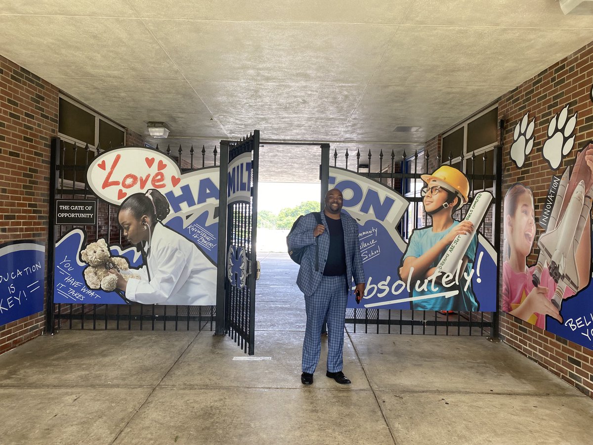 It was a great day at Douglass K-8. Principal Porter has created a new and inviting front entrance. The building looks great! #Trendingup           ⁦<a href="/DrDanielLJack1/">Dr. Daniel L. Jack</a>⁩                      ⁦@basicallybarker⁩                           ⁦<a href="/DrAWhitelaw/">Dr. Angela Whitelaw</a>⁩