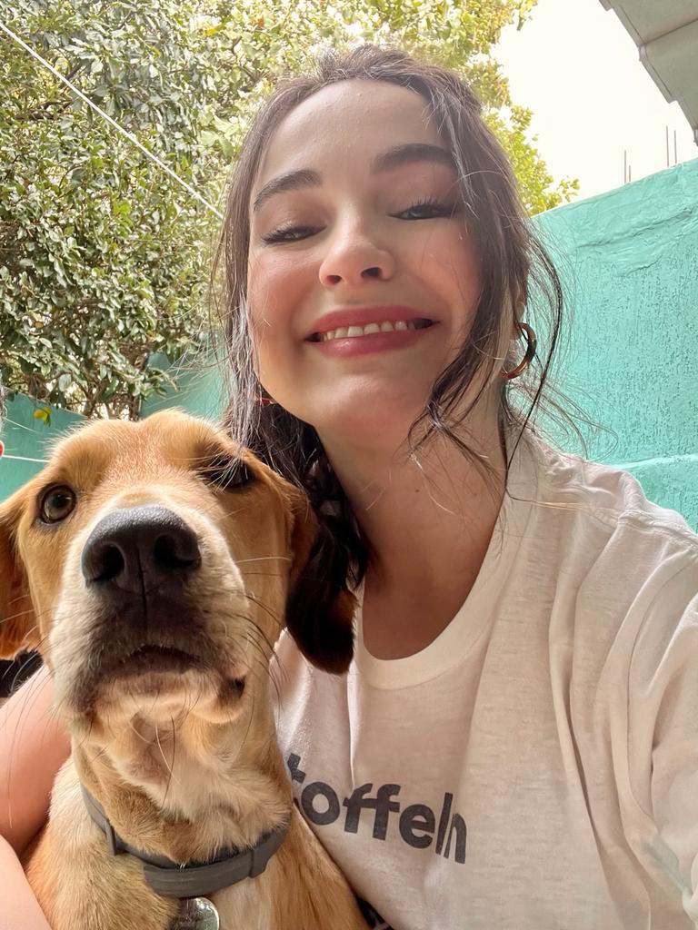 Eu e o Chico viemos aqui pra nos despedir do passarinho azul! Foi bom enquanto durou, mas não faz mais sentido continuar por aqui. Pra quem quiser continuar me acompanhando, sou @heylaysfernandes na rede ao lado. 
Um beijo bem grandão e mais amor pra todo mundo! #MasterChefbr