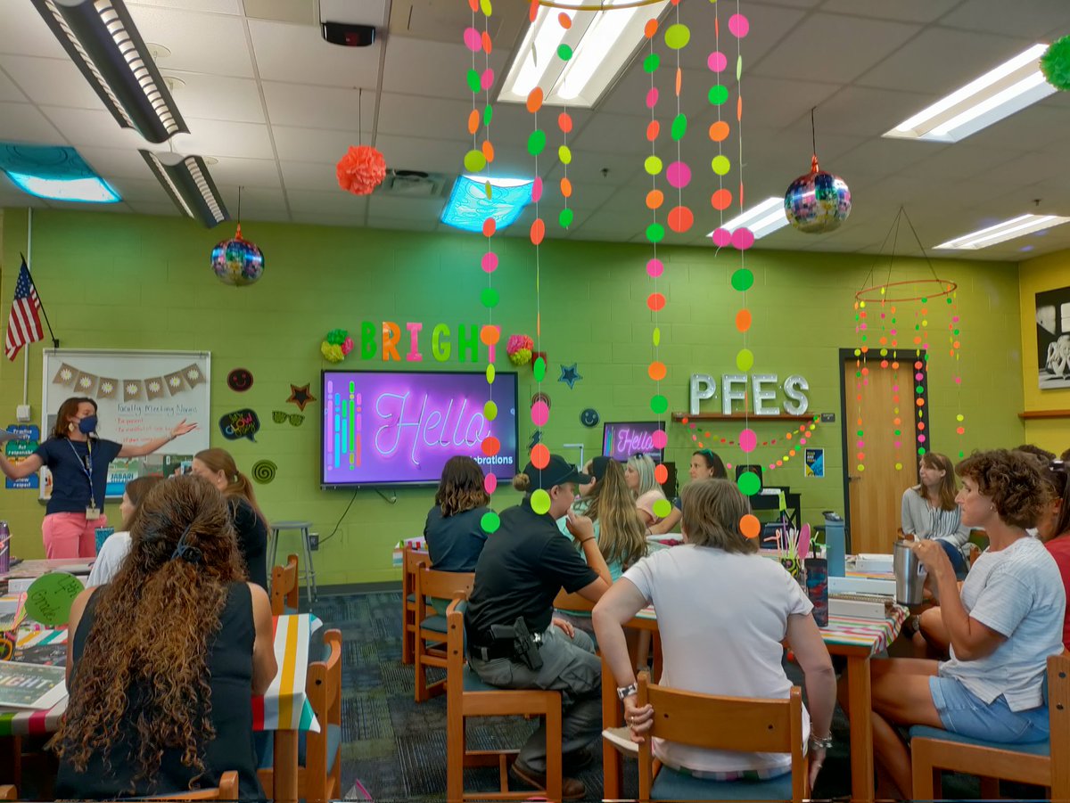 Kaza Correa de Carroll tweet media