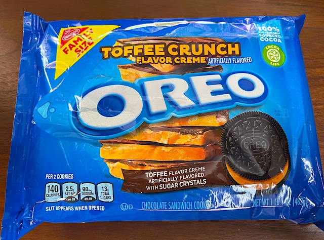 Chu_beyonce's tweet photo. 朝からオレオを食べすぎて
気持ち悪い😩

アメリカ限定味の
TOFFEE CRUNCH（日本未入荷）

やばいくらい止まらない。
美味しすぎるので注意← してない😂

#OREO
#TOFFEECRUNCH https://t.co/RJPuCkMJeE