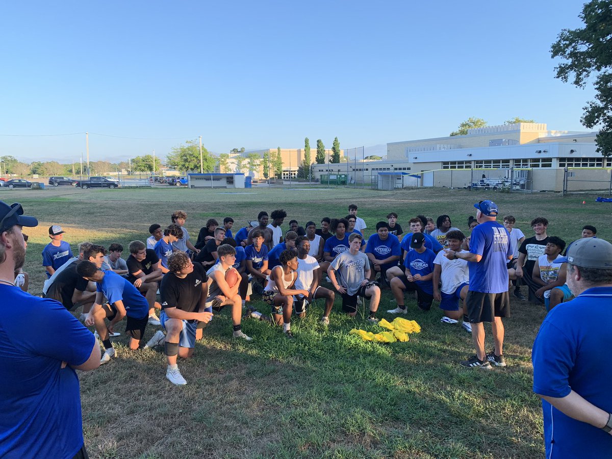 Riverhead_FB's tweet photo. Final workout of the summer— next time we lace up the cleats, its go time! Great job to all athletes who showed up and helped themselves and their team get that much closer to our ultimate goal!
 #riverheadfootball #gobluewaves #ringthebell https://t.co/quzWv6xQ5G