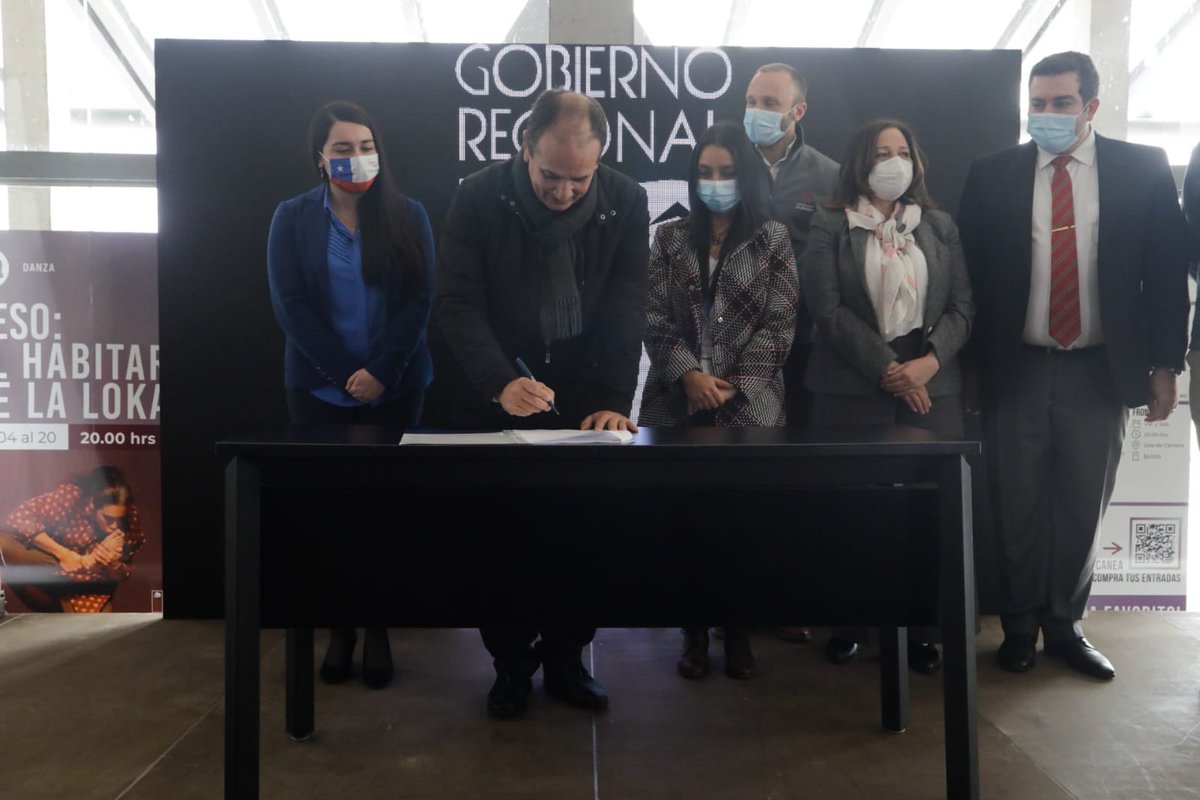 gorebiobio's tweet photo. ✅ Gobernador @rdiazworner suscribe convenio para ejecución del programa “City Science Lab Biobío” el que considera el uso de la plataforma #CityScope, la cual permitirá hacer simulaciones urbanas a escala de situaciones concretas, en beneficio de las y los habitantes del Biobío. https://t.co/NBwI6R0u3M