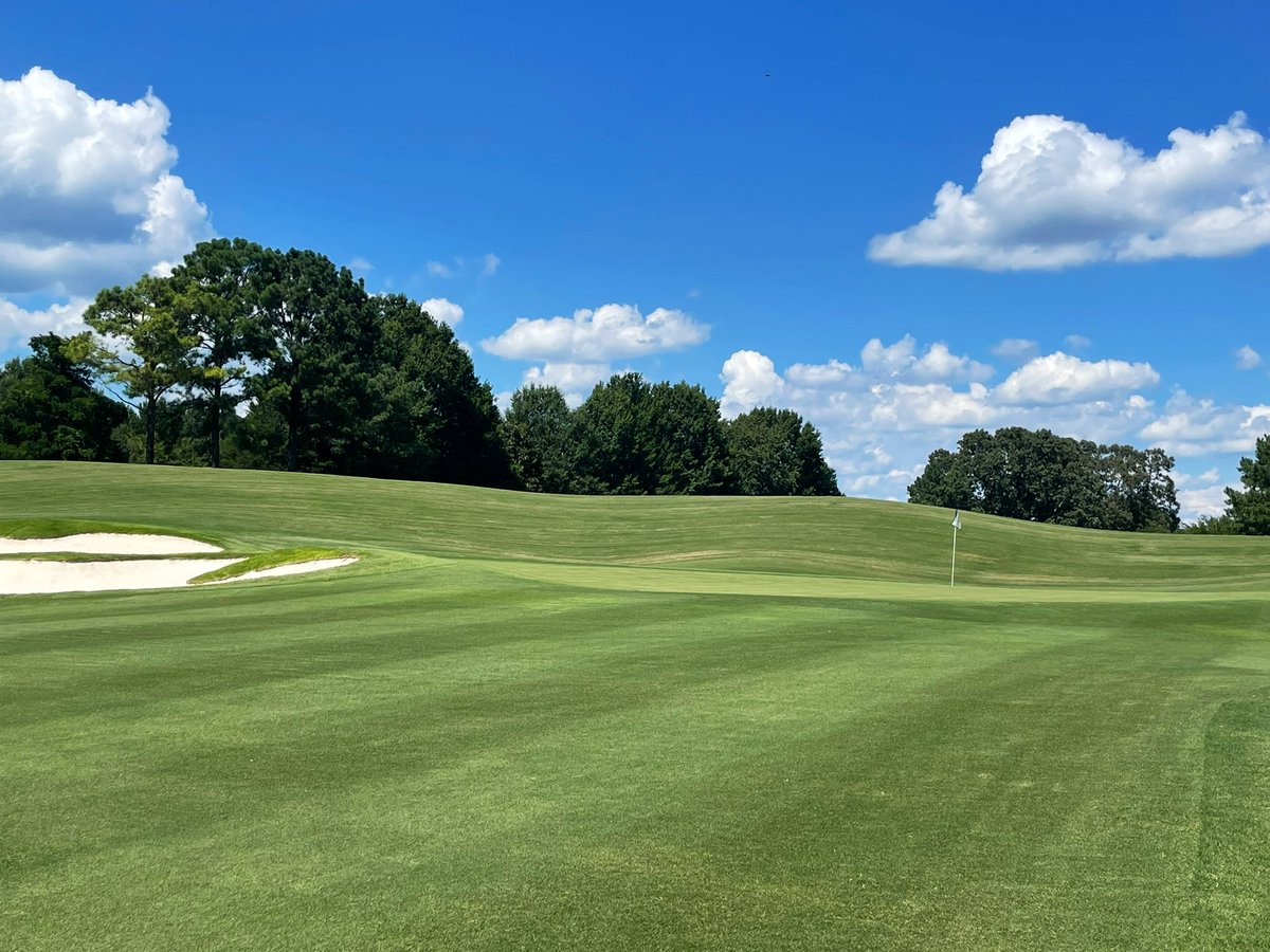 Chris_Kschmidt's tweet photo. Sometimes I struggle to slow down and admire the team’s hard work. A (hopeful) break in the heat coming soon, but summer playing conditions are dialed in! https://t.co/P0U41OxrrJ