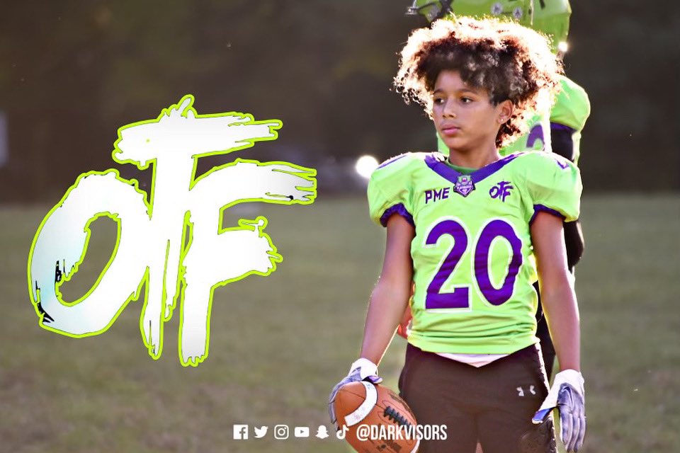 DarkVisors's tweet photo. Confidence is contagious.
•
•
•
•
#followers #football #footballhighlights #youthfootball #followus #sports #sportsphotography #Nike #underarmor #photography #dmvsports #footballseason #footballculture #dmv #dmvphotography #dmvphotographer #vasport #virginia https://t.co/R8KZ0y039c