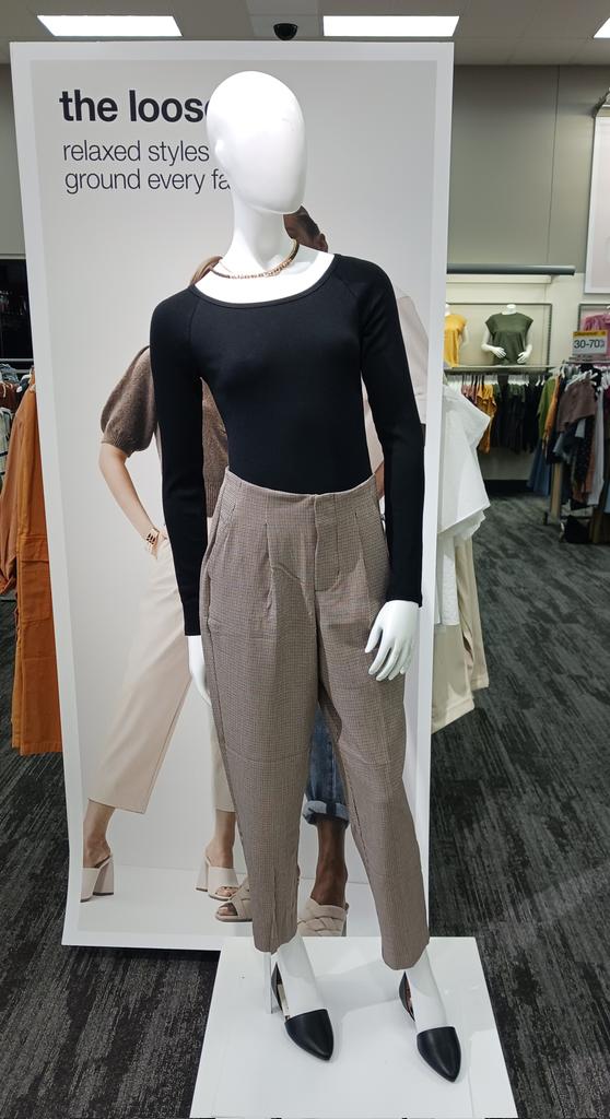 PutsNobody's tweet image. Doctor doctor, gimme the news, I got a bad case of lovin' you! Shout out to our new RTW DBO Amanda who transitioned from the breakout team just in time to slay the latest set! Had to show off her mannequin styling bc it's pure 🔥! Excited to have her eye for visuals on the floor!