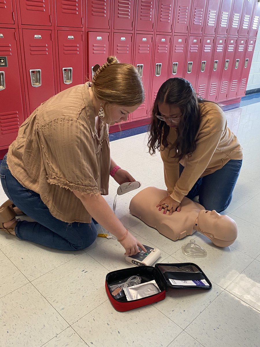 It’s a beautiful day to save lives😃<a href="/creekwoodhs/">Creek Wood HS</a> <a href="/DCS_CTE/">Dickson County Schools CTE</a> <a href="/DCS_TN/">Dickson Co Schools</a> <a href="/tnhosa/">TN HOSA</a>