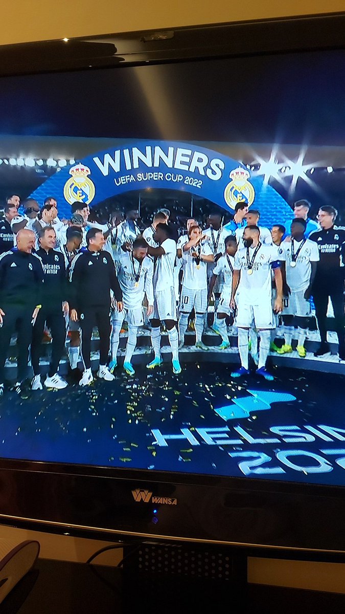 Alfox88's tweet photo. عادات وتقاليد
#ريال_مدريد_فرانكفورت https://t.co/R6xB20Arxp