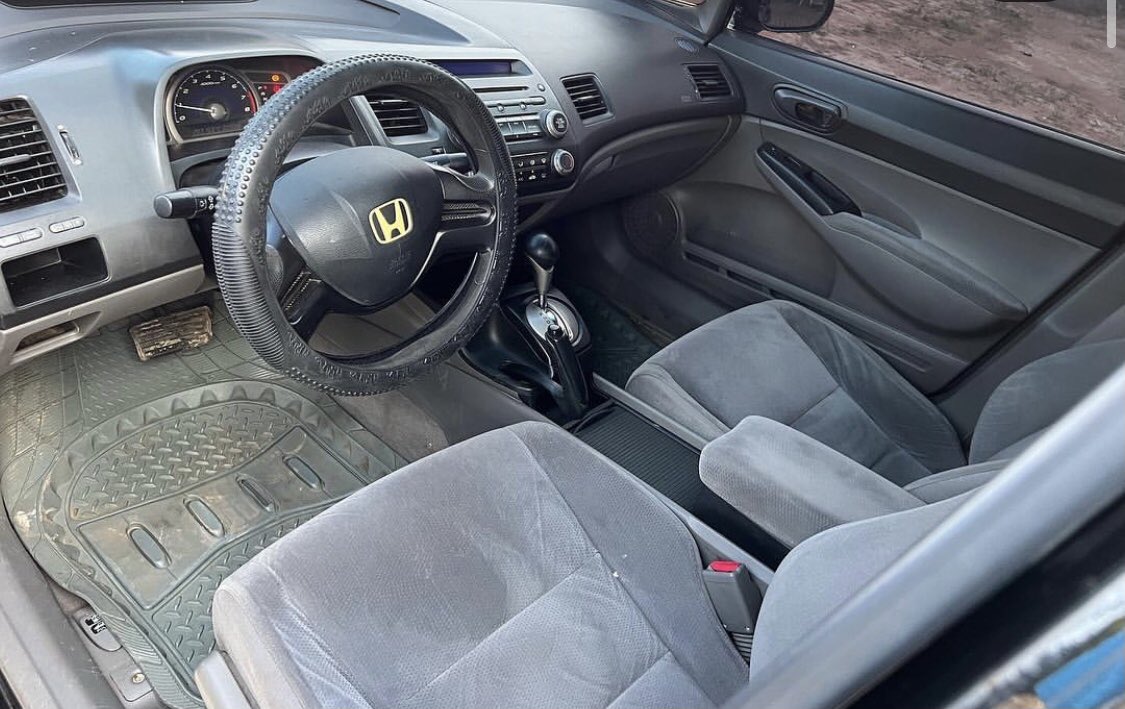 Automall_ng's tweet photo. Extremely clean Honda Civic 2007 model
Price:2m
Location: Kaduna
#hausas #kalanzo #cometochelsea #Lekki
@AysherNaibi @meenatouu @Kha_dee_ja_tou @KajuruMotors https://t.co/8sEpXtuoA8