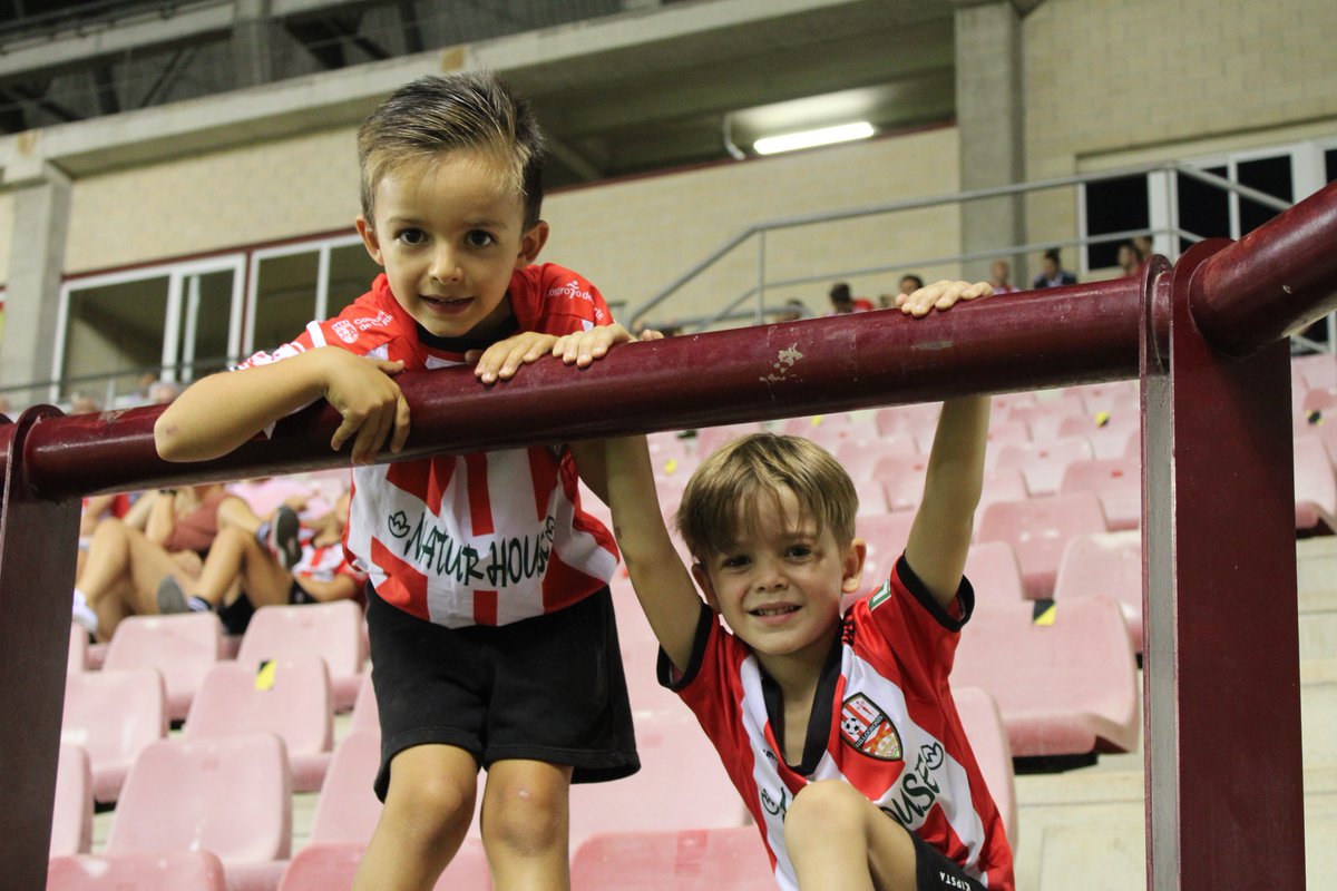 ¿Que cómo ha ido el partido? Bien. 👍

¿Y el resultado? Muy bueno también. 😃

🥰 Pero lo mejor de todo ha sido, sin duda, volver a reencontrarnos en Las Gaunas. 🔝

¡Buenas noches, blanquirrojos! 🤍❤️