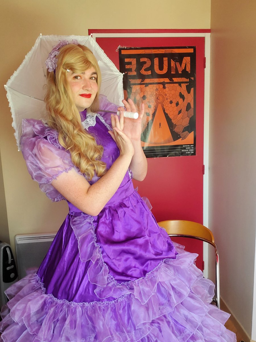 SissyLaure's tweet photo. Prissy sissy day 😊💜 https://t.co/7vOgtl0chB
