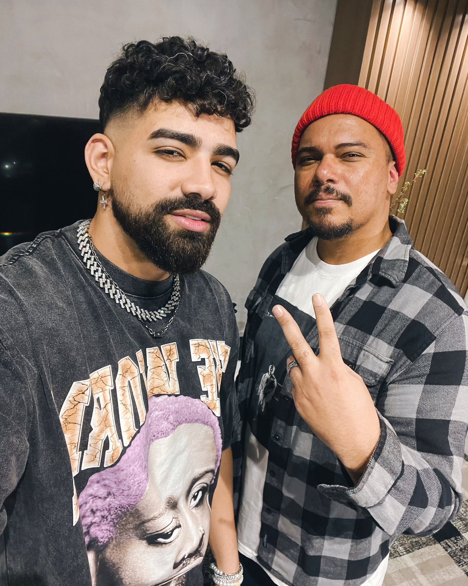 dilsinho's tweet photo. Vamos fazer um Q&amp;A 18:30 por aqui, quem tem pergunta aí sobre o JUNTOS Ao Vivo? https://t.co/nBlrYLYSfP