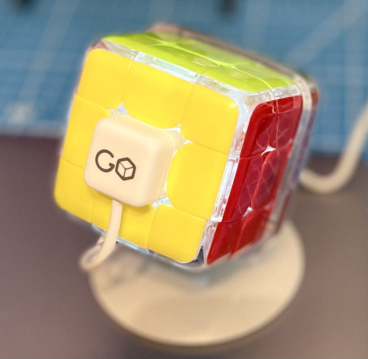 ss_korol's tweet photo. I remember the time I dreamed about Rubik’s Cube in my childhood. Now I finally have a chance to solve it. 🙈 #gocube #rubikscube @gocube_official https://t.co/mQDuIIjztb