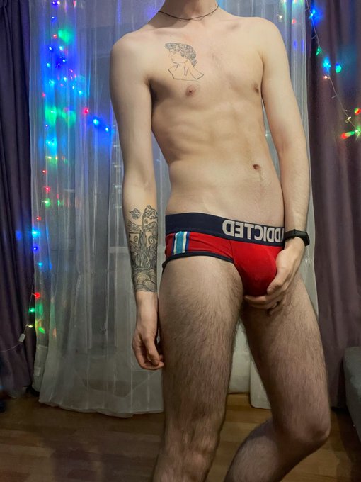 Сегодня не опаздал? Полный джингл белс ?
#nsfw #nsfwboys #nsfwtwt #nsfwgays #horny #nudes #nuds #nudsgay